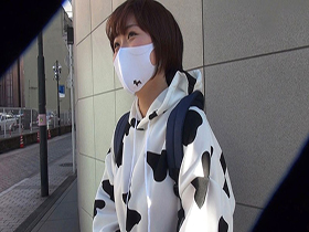 「ワイ、この自粛期間中、隠れ巨乳の発掘にハマっております」　ショートカットの童顔娘は脱いだら極上のマシュマロGカップの持ち主のドMチャン 彩夏　サンプル画像03